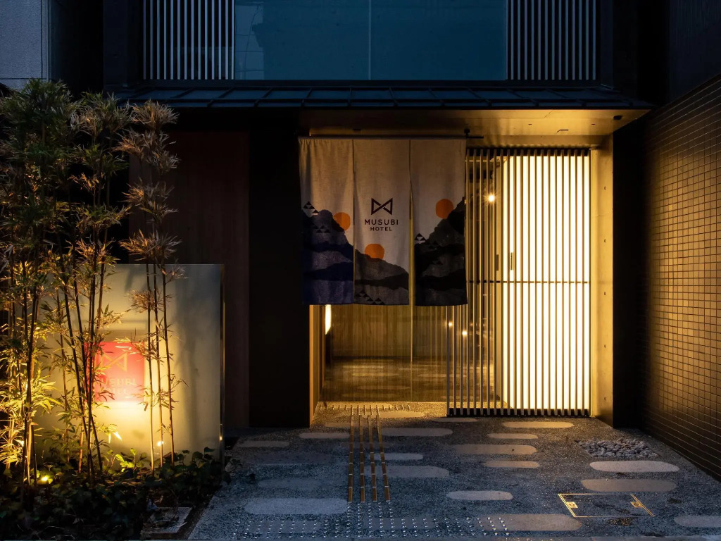 s Base shijo-omiya