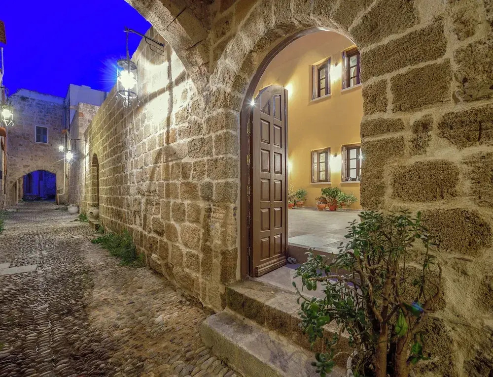 Spanish Knights Inn