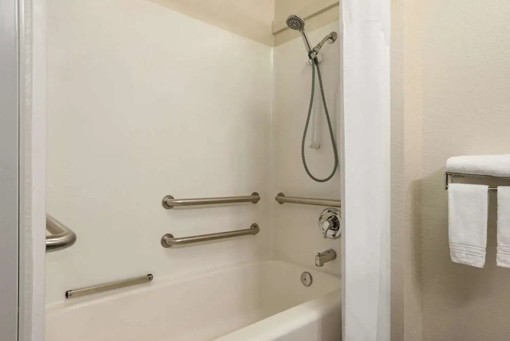 Days Inn by Wyndham Toledo Airport