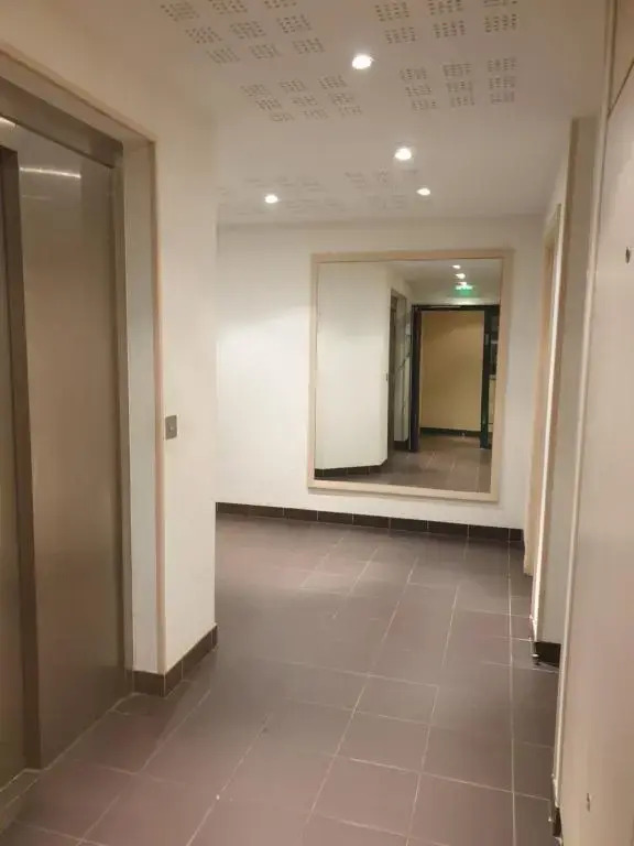 Joli studio récent, plein centre de Chaville