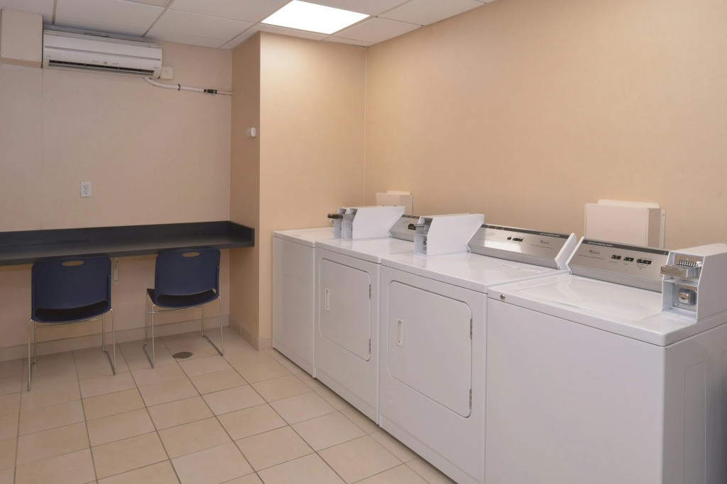 Hampton Inn and Suites Bakersfield North-Airport