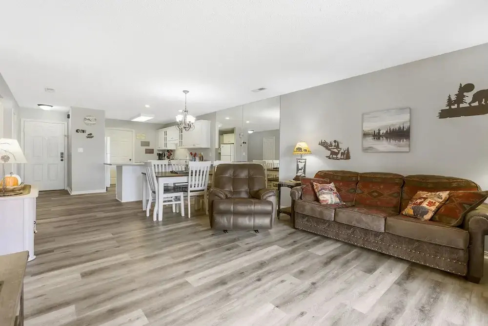 Ozark Escape at the Pointe