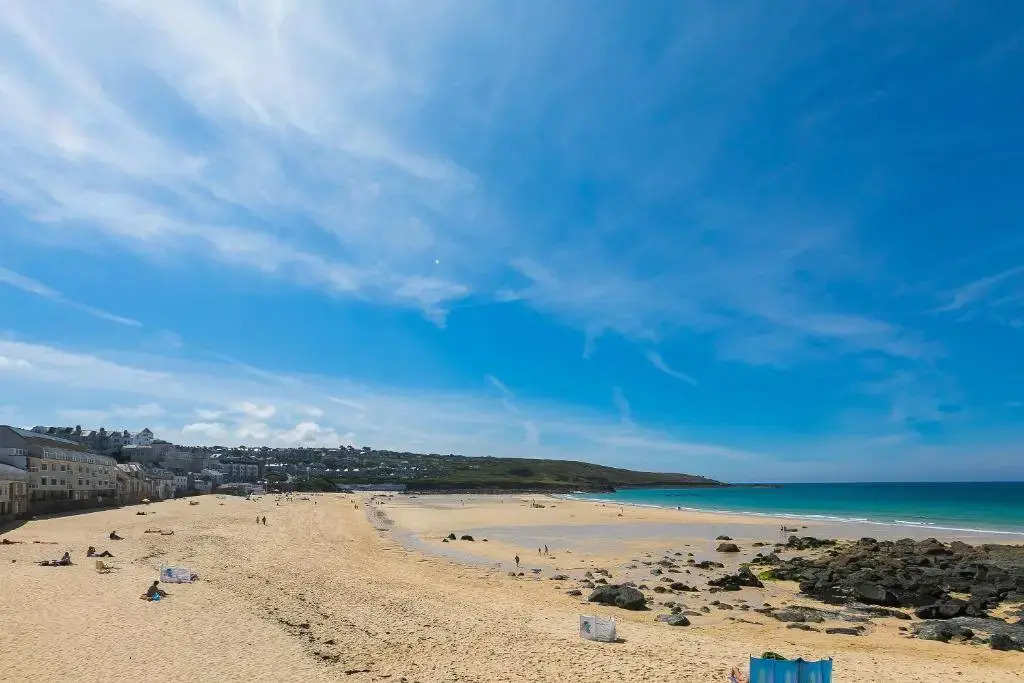 4 Porthmeor Court