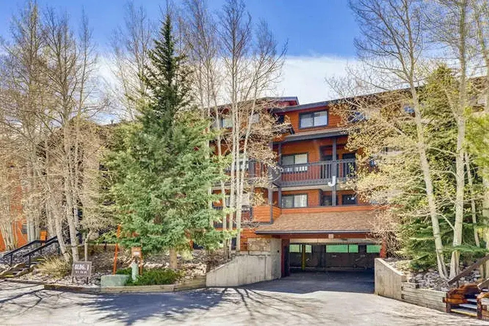 Mountainside J130 by Book by Owner