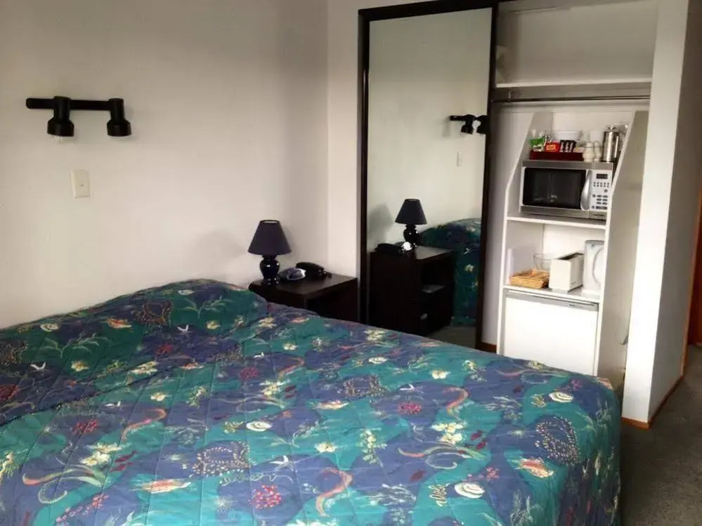 Academy Motor Lodge