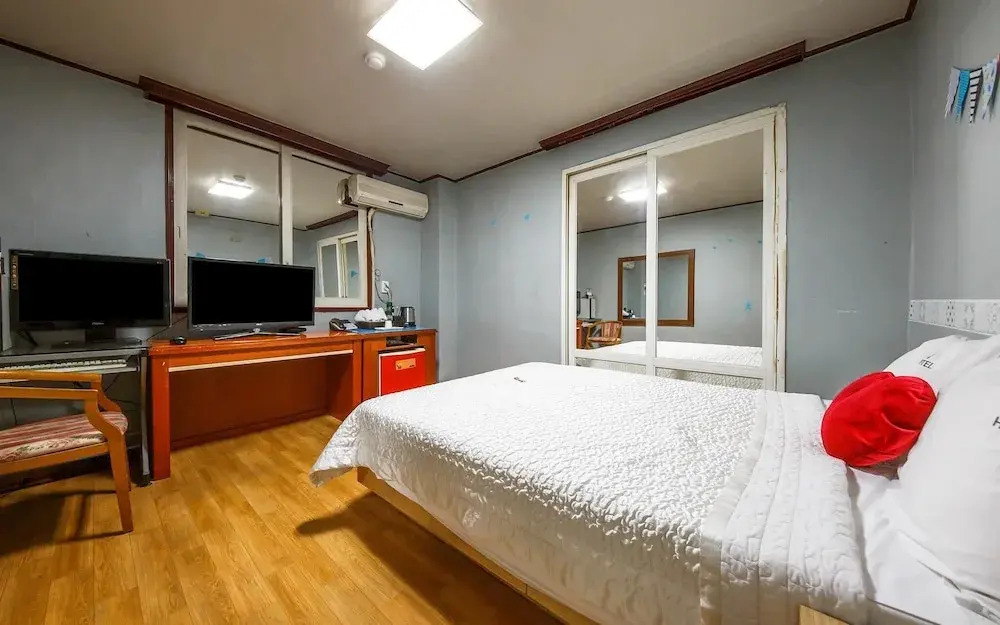 Hotel YAM Yeosu Hakdong