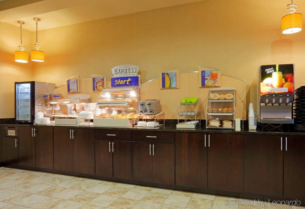 Holiday Inn Express Hotel & Suites Eau Claire North by IHG