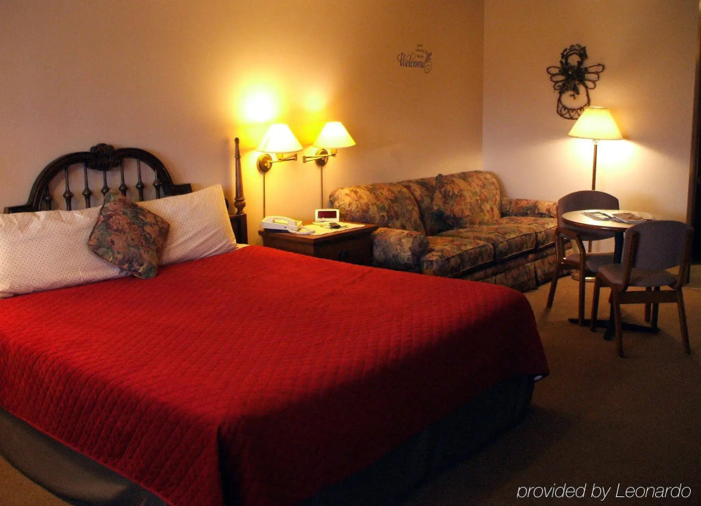 The Plaza Motel