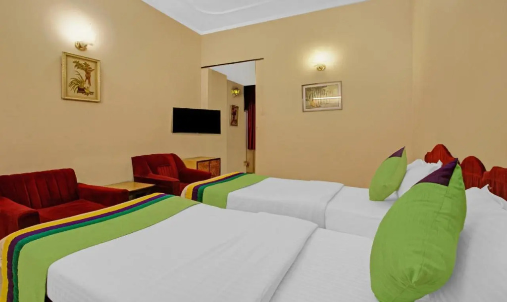 Treebo Mira Inn, Camac Street