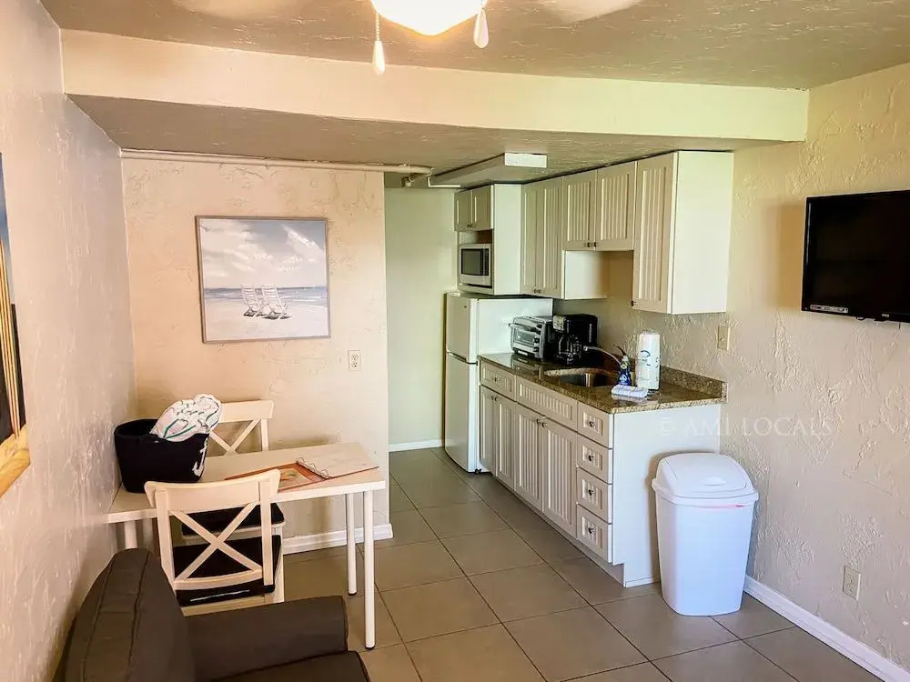 Island Time Inn Suites by AMI Locals
