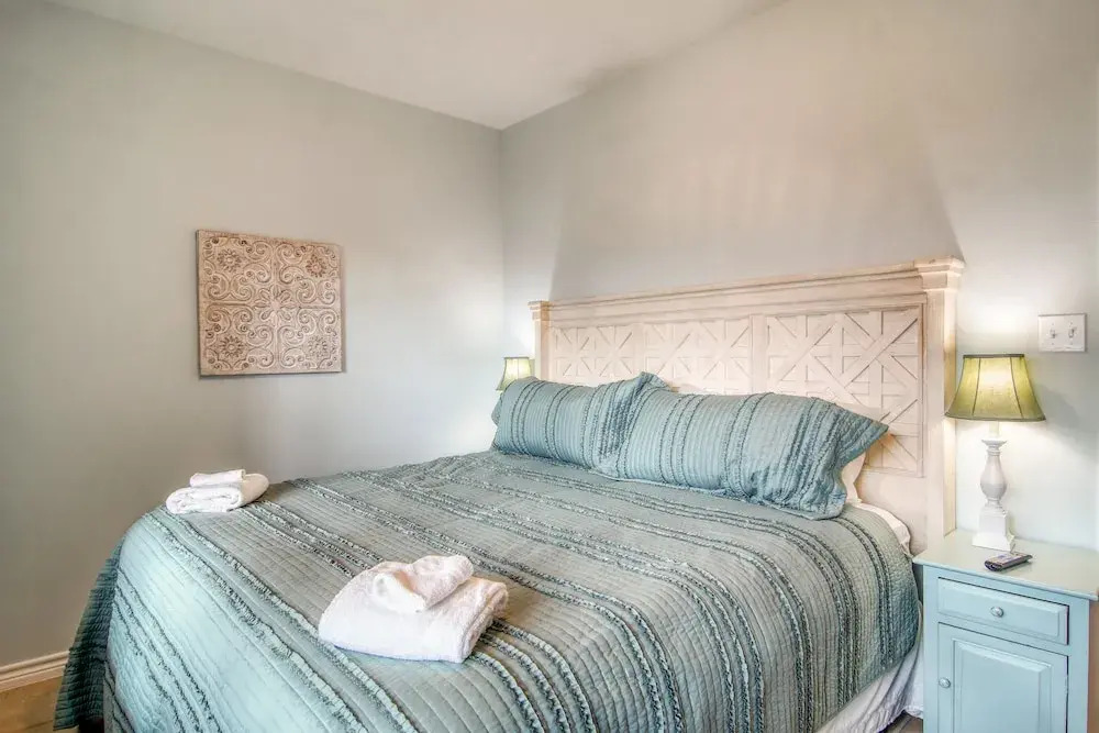 Sol Mate Siv33 2 Bedrooms 2 Bathrooms Condo