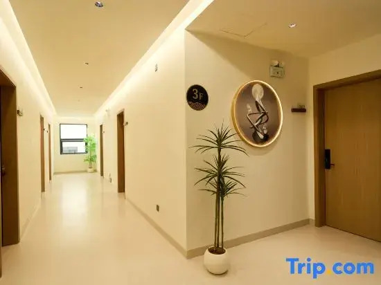 Hai Ban Hotel at sunrise