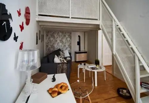 King Street Design Apartment for 12