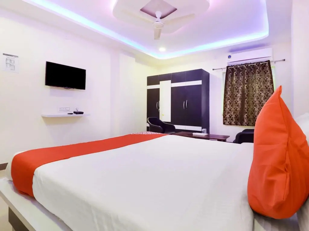 Hotel Sharans Inn