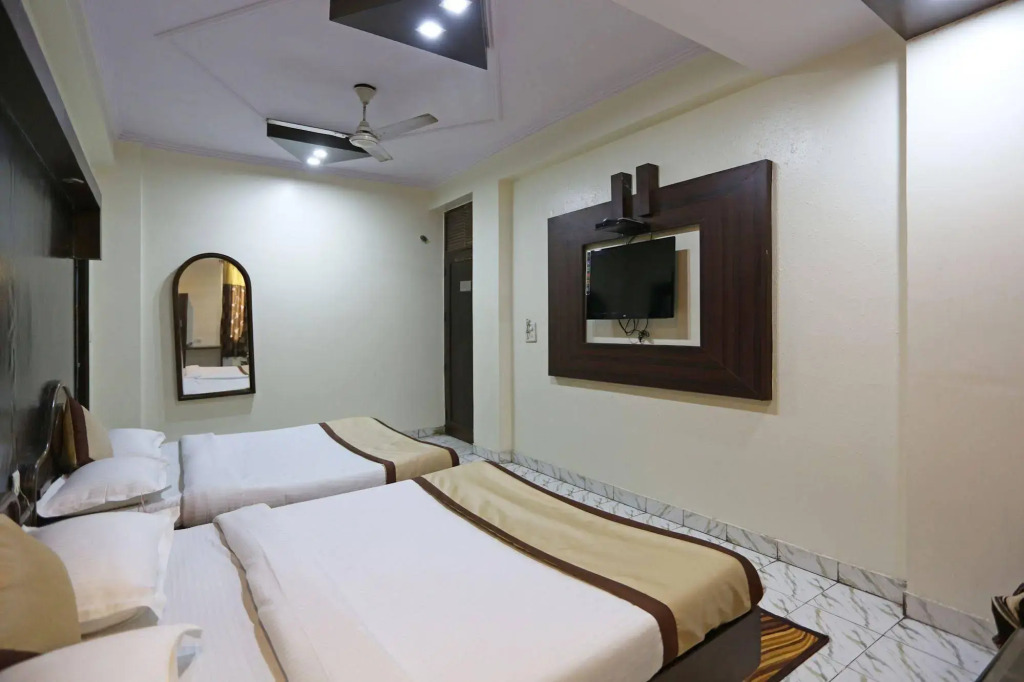 FabHotel Delhi Continental