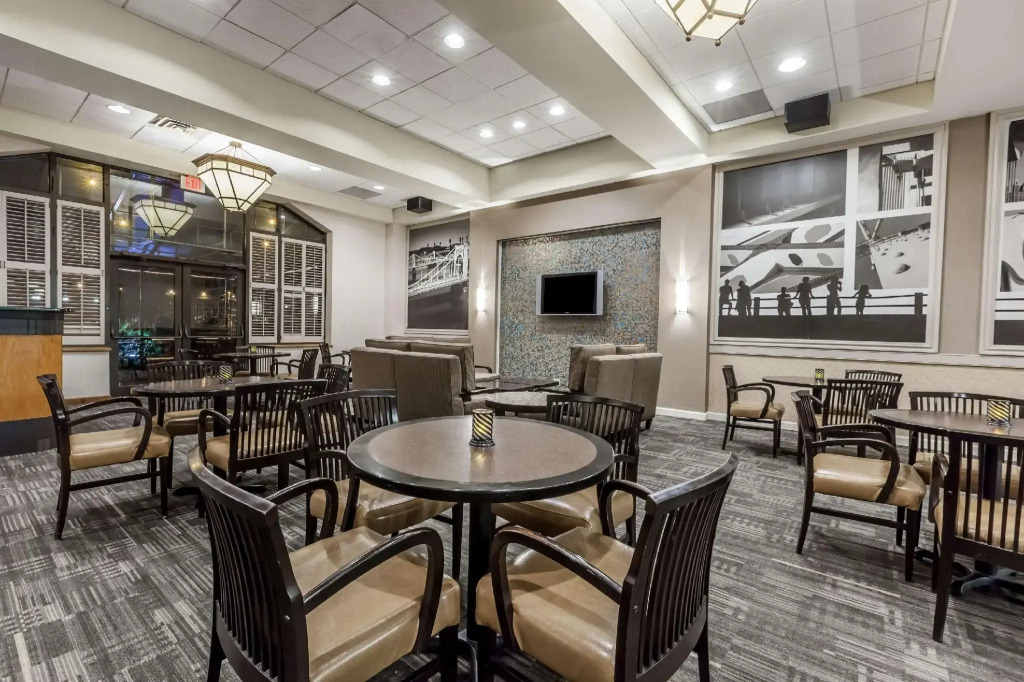 Courtyard by Marriott Pittsburgh University Center
