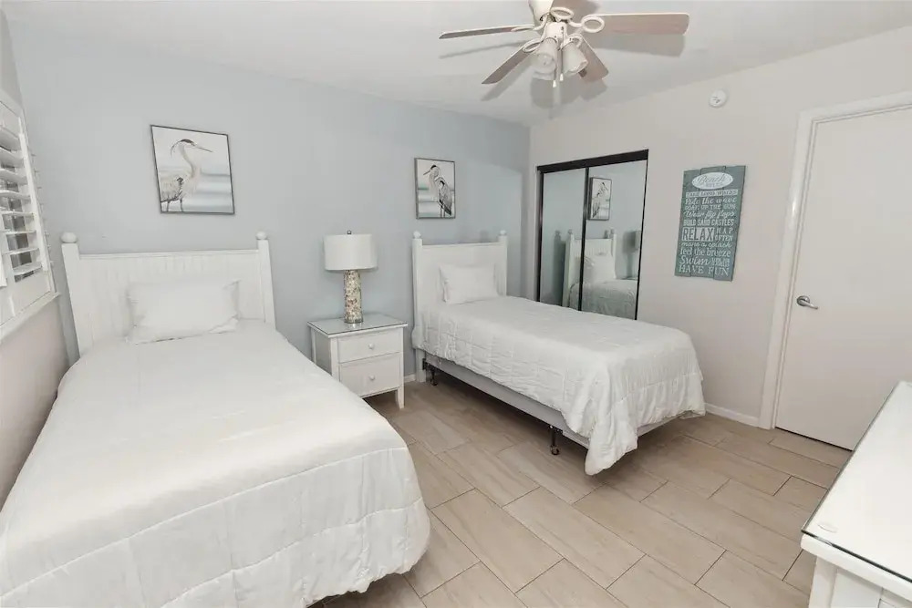 Beach House 402d 2 Bedroom Condo by RedAwning
