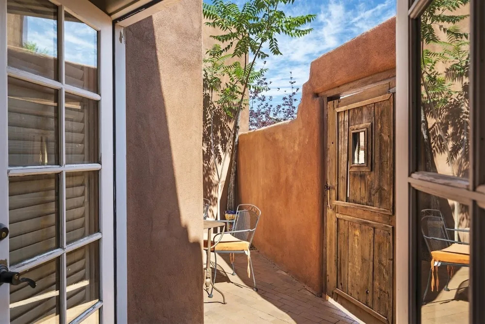 Casa Siempre Mayo - Railyard Gem, Walk to Plaza