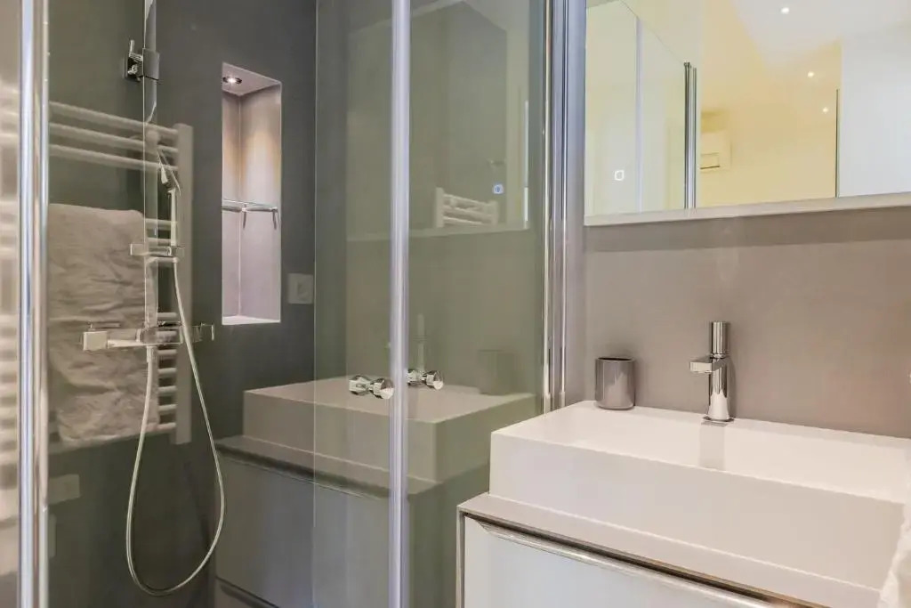 SERRENDY Splendid 3-bedroom apartment within an upscale