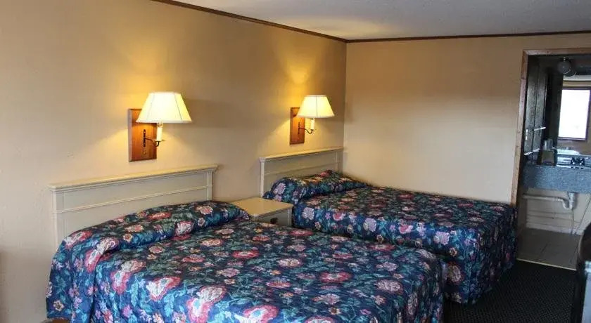 Hometown Inn Fort Wayne