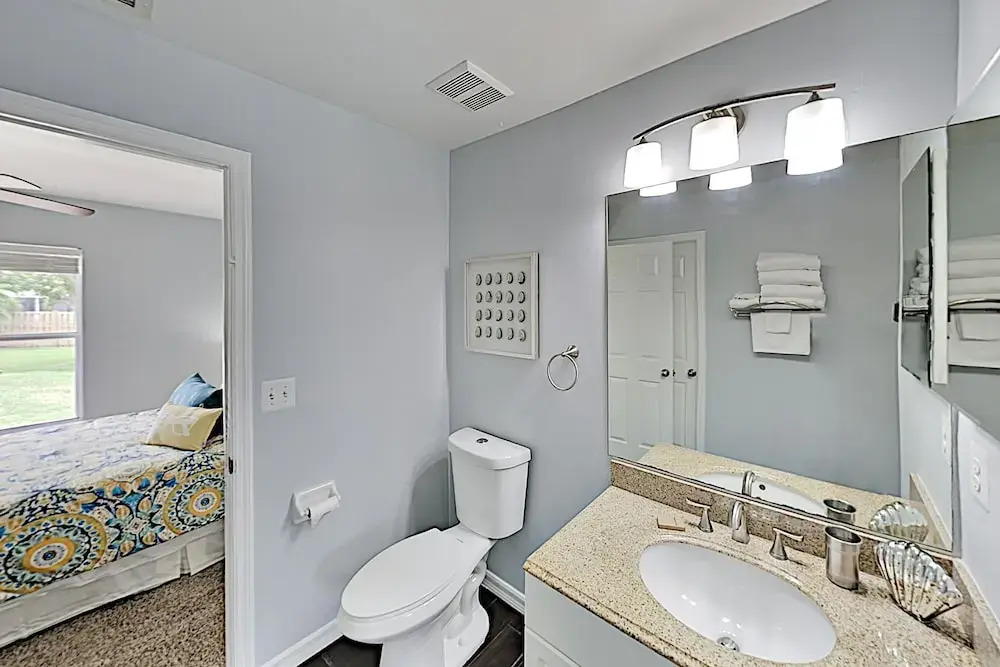 Stylish Tropical Getaway W/ Pool & Oversized Yard 3 Bedroom Home
