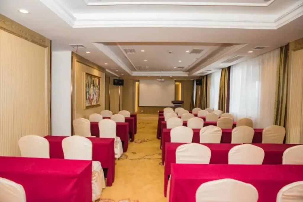 Vienna International Hotel (Nantong Haimen Pedestrian Street)