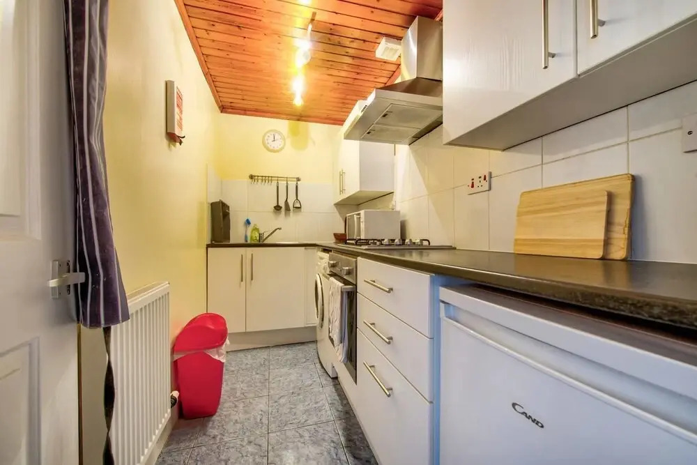 Central Apartment With Private Courtyard Space