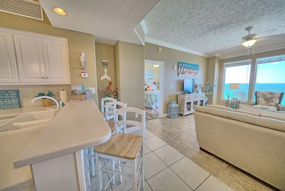 Beautiful Condo with Spacious Balcony to Enjoy Fascinating Ocean View - Unit 1002 by RedAwning