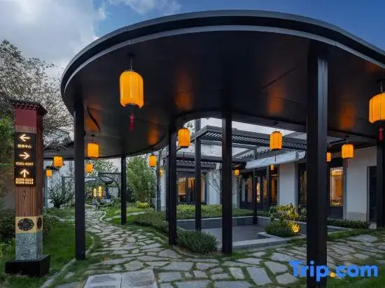 Snowland Dawa Hotel