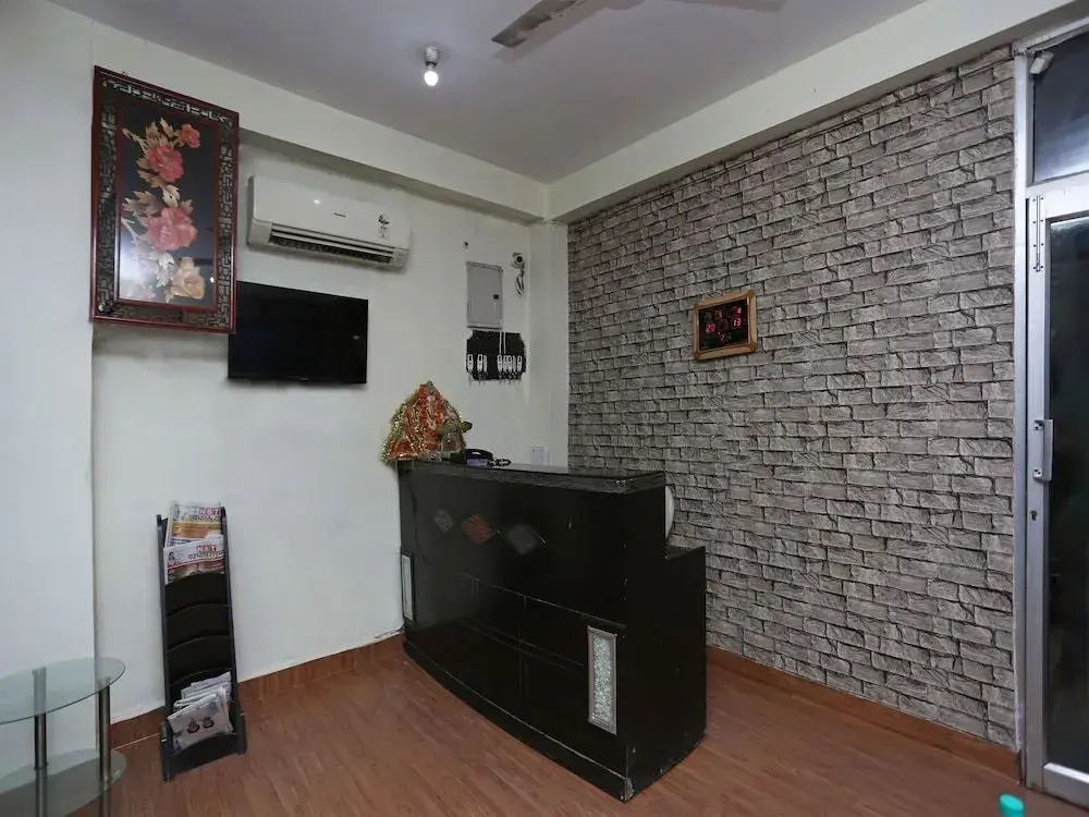 OYO 14746 Delhi Residency