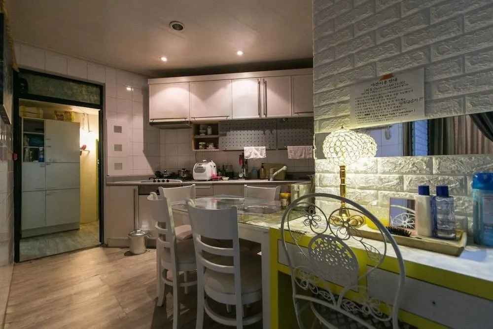 The Healing Guesthouse - Hostel
