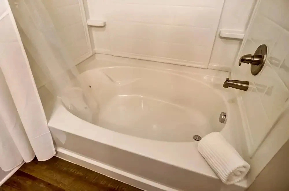 King Bed Top Floor Washer Dryer Balcony Wifi