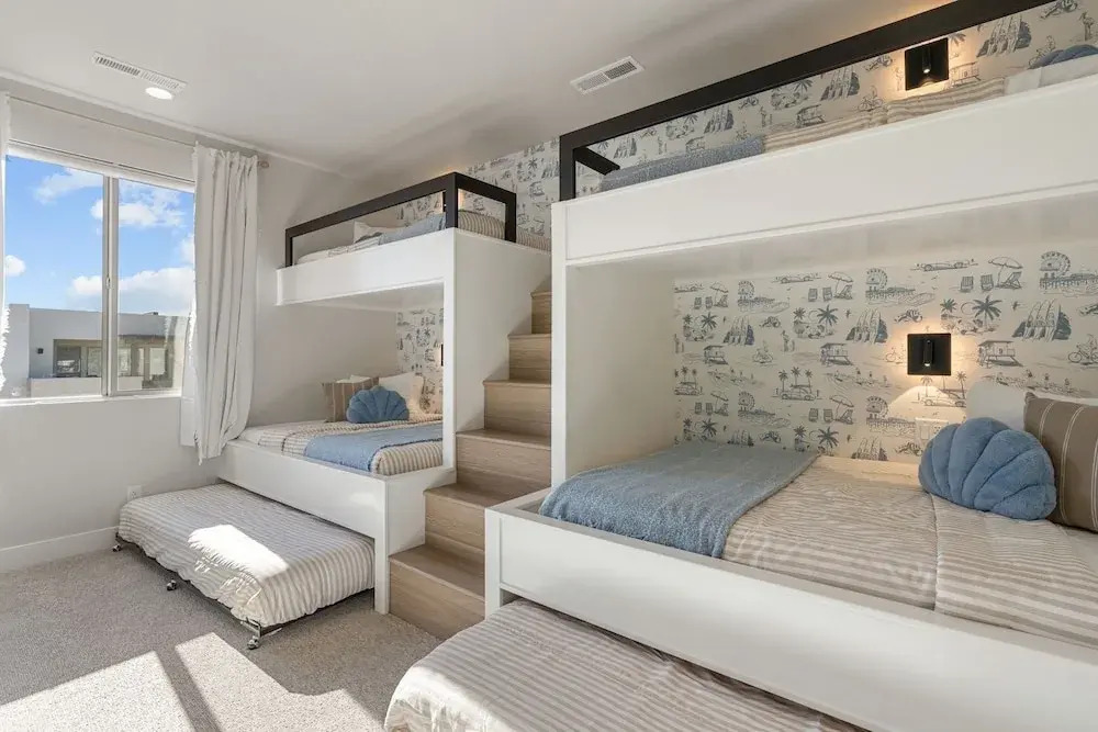 Sandy Cheeks 6 Bedroom Townhouse