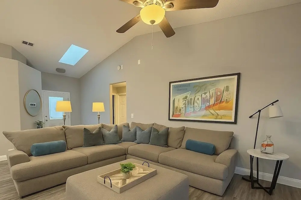 Heated Pool & Bathtub 4BR Near Disney