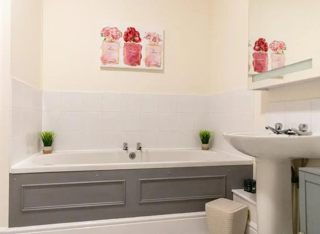 Stylish Modern Apartment in the heart of Ryde