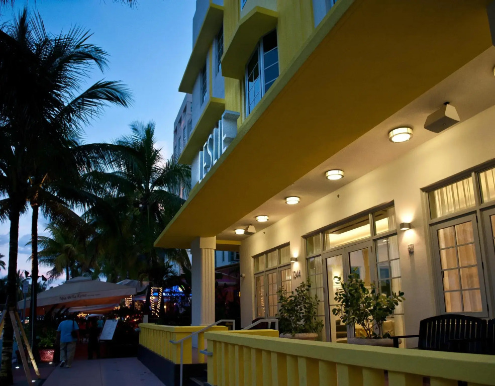 Leslie Hotel Ocean Drive