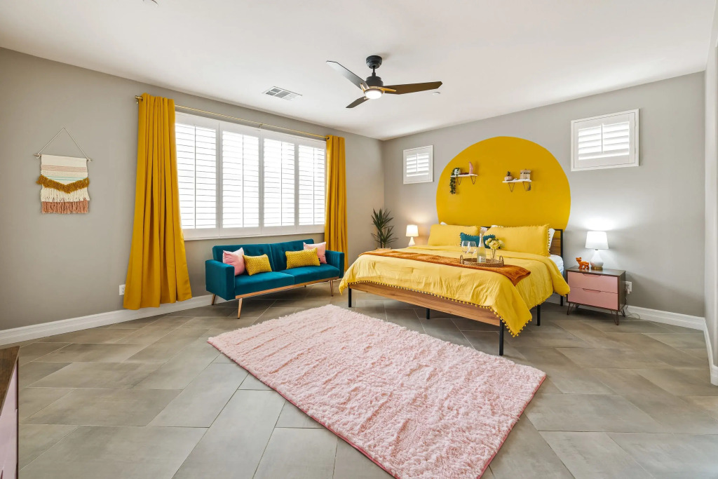 Kaleidoscope by Avantstay Colorful Escape + Pool