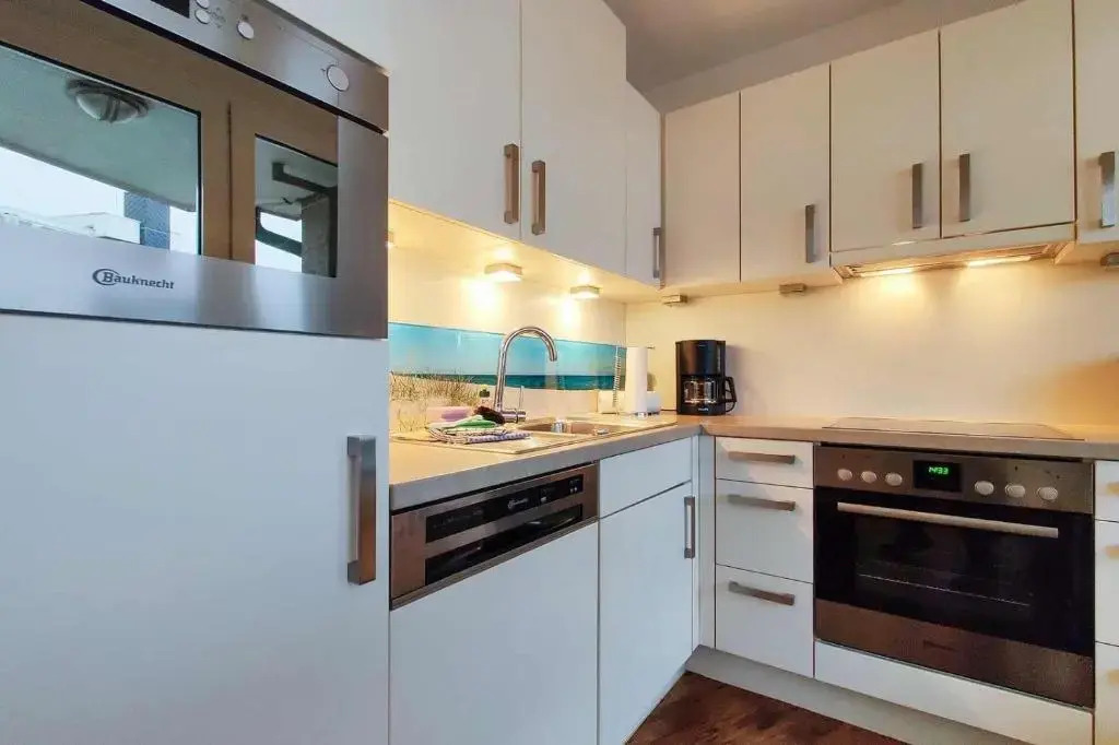 Ferienwohnung-24-in-der-Residenz-Meeresbrandung-mit-Meerblick