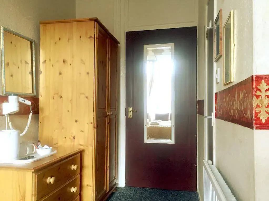 St Elmo Hotel