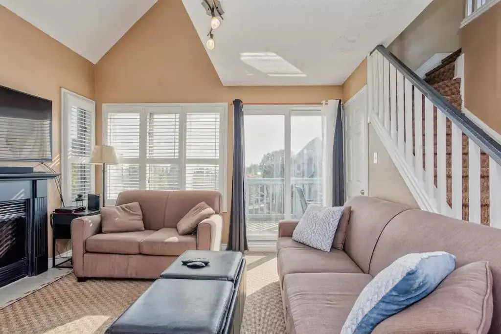 Mountainside 2 bed 2 bath with laundry 79249
