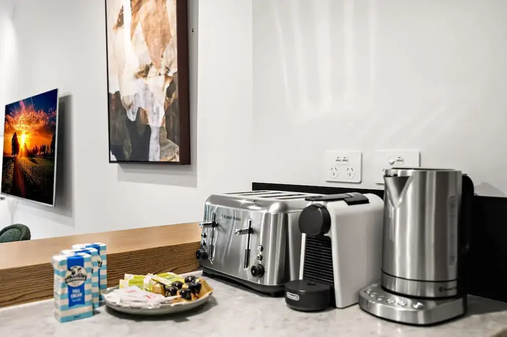 Stylish 3-bed Townhouse in Vibrant Fitzroy