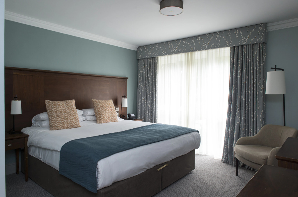 Bush Hotel Farnham