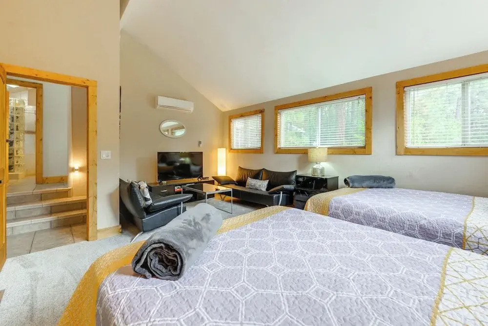 Expansive Flagstaff Family Retreat w/ Media Room!
