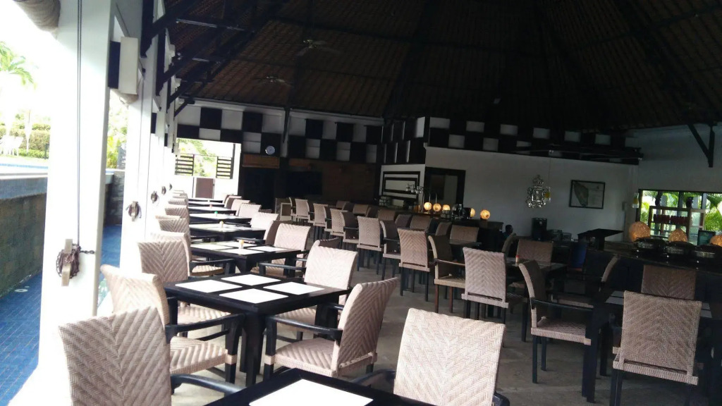 Royal Pool Villa Club