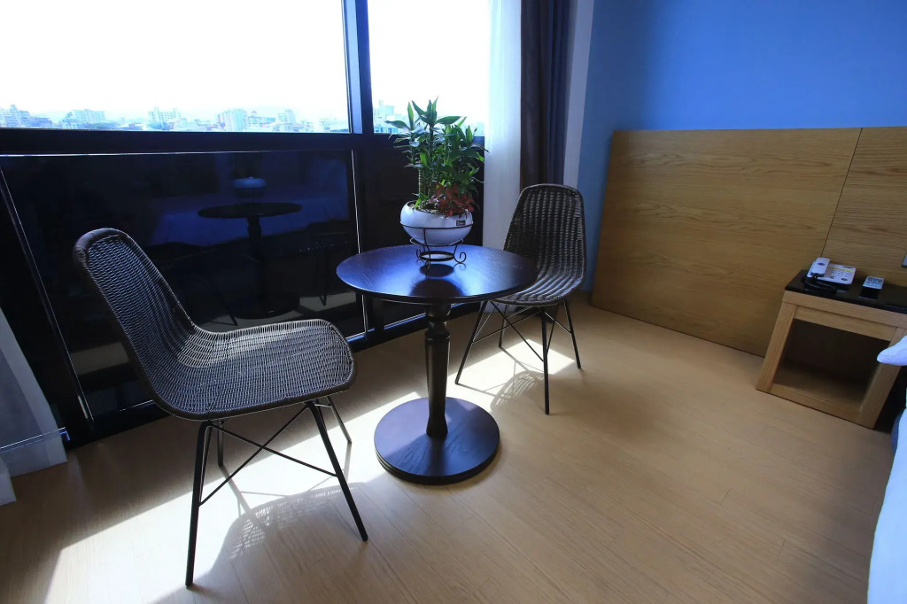 Line Hotel