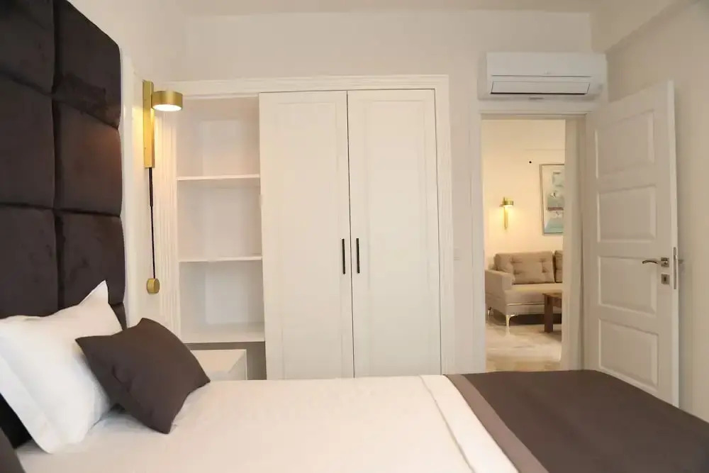 In Suit Luxury Hotel
