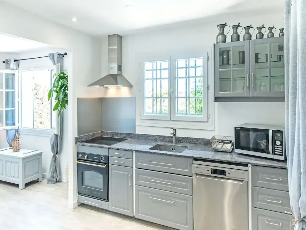 Riviera Hideaway for 2 Guests