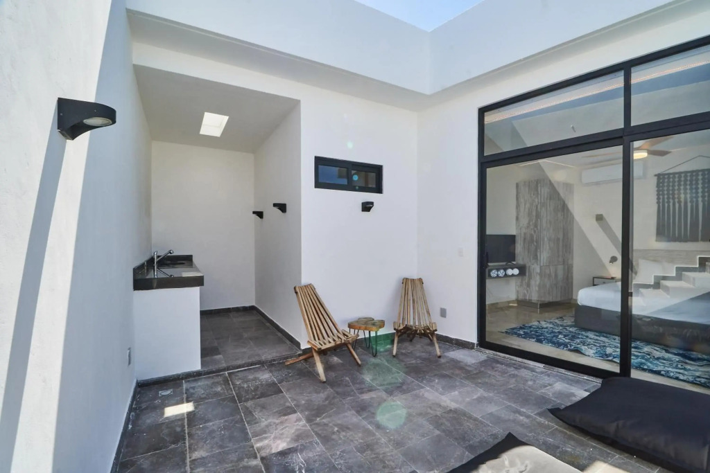 Modern Luxury Condo Private pool