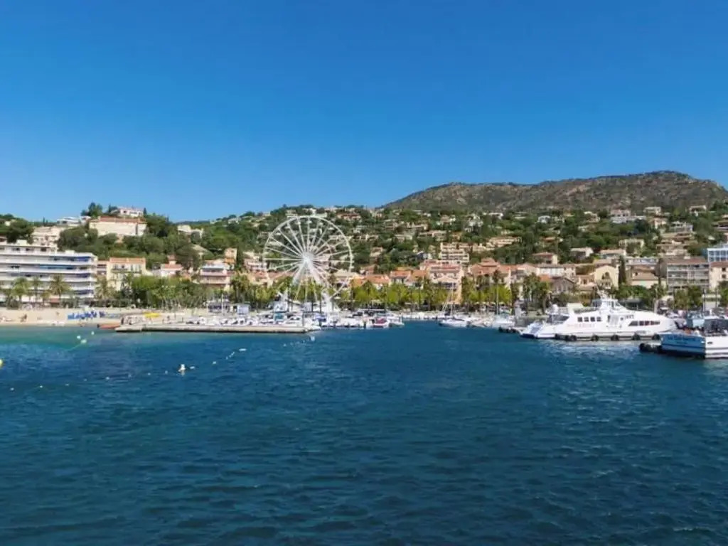 Appartement Le Lavandou, 2 pièces, 4 personnes - FR-1-251-227