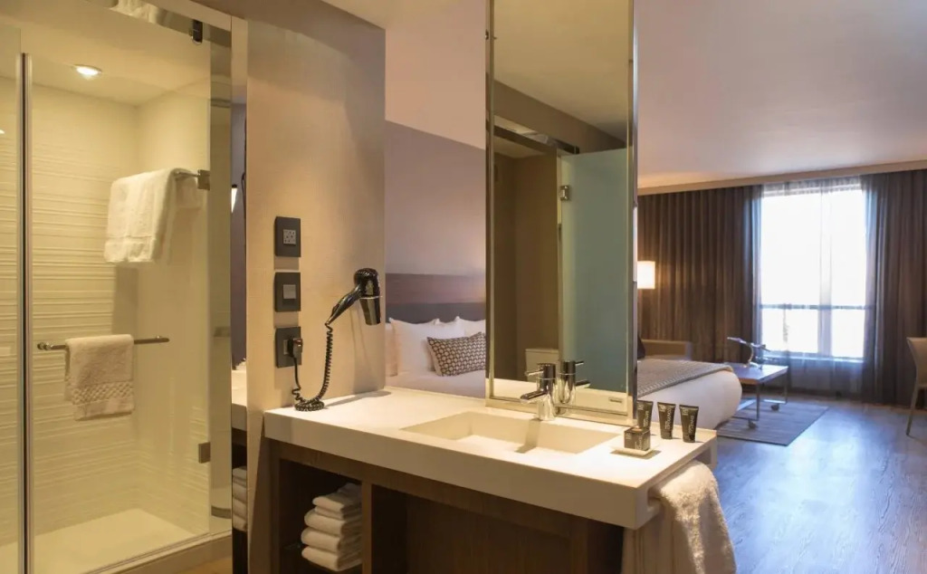 AC Hotel Kansas City Plaza
